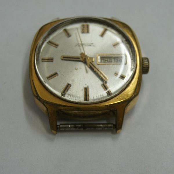 Raketa golden shockproof watch with calendar day+date 1